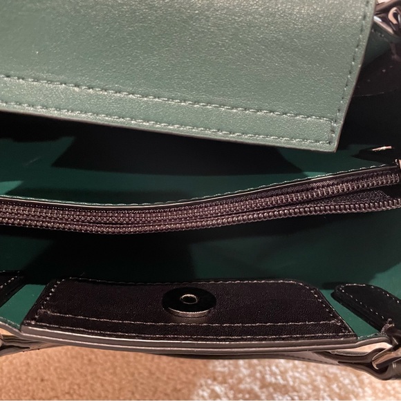 Elegance Paris black crossbody bag - Picture 7 of 7